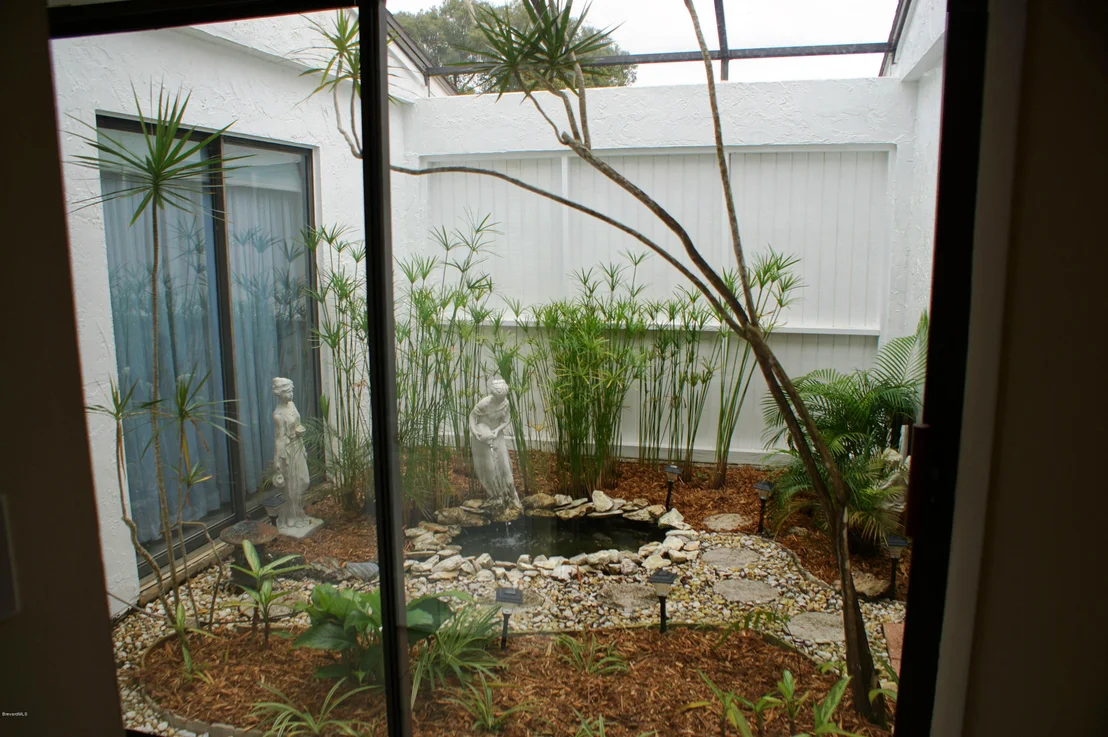Photo of 265 Bayhead Drive