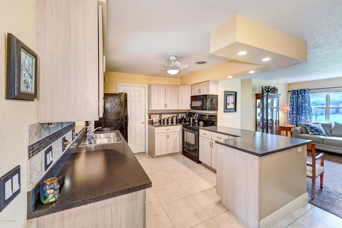 Photo of 992 Cardon Drive