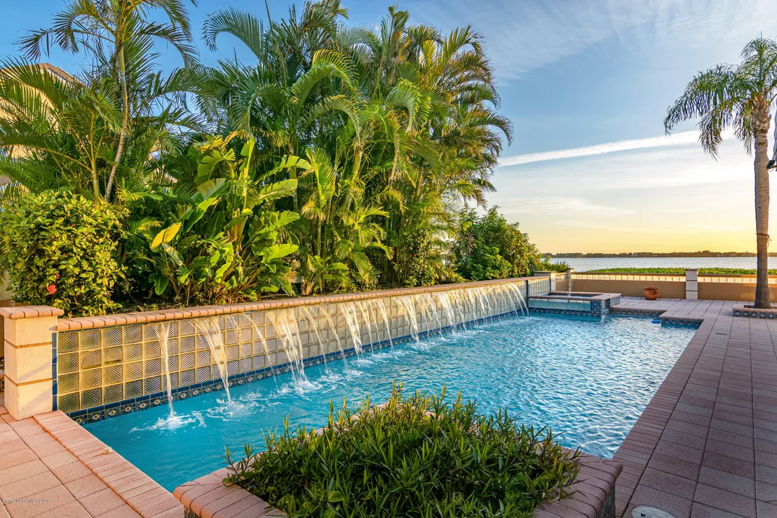 Photo of 454 Lanternback Island Drive