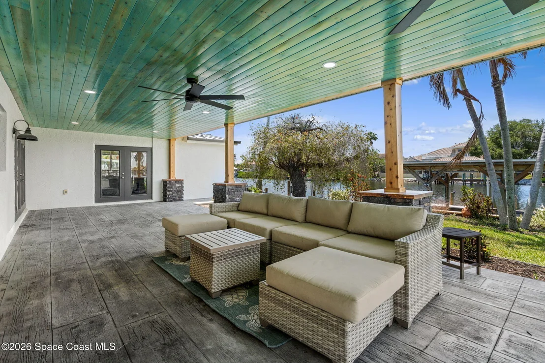 Photo of 213 River Road