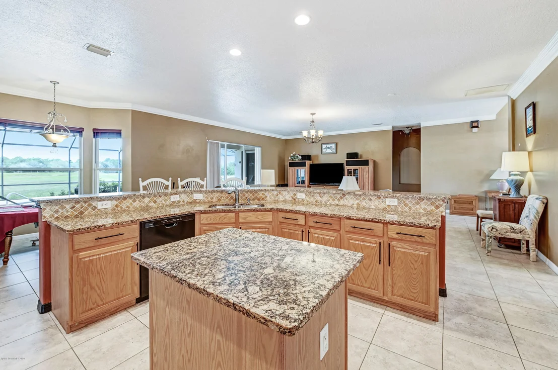 Photo of 1830 Windbrook Drive SE
