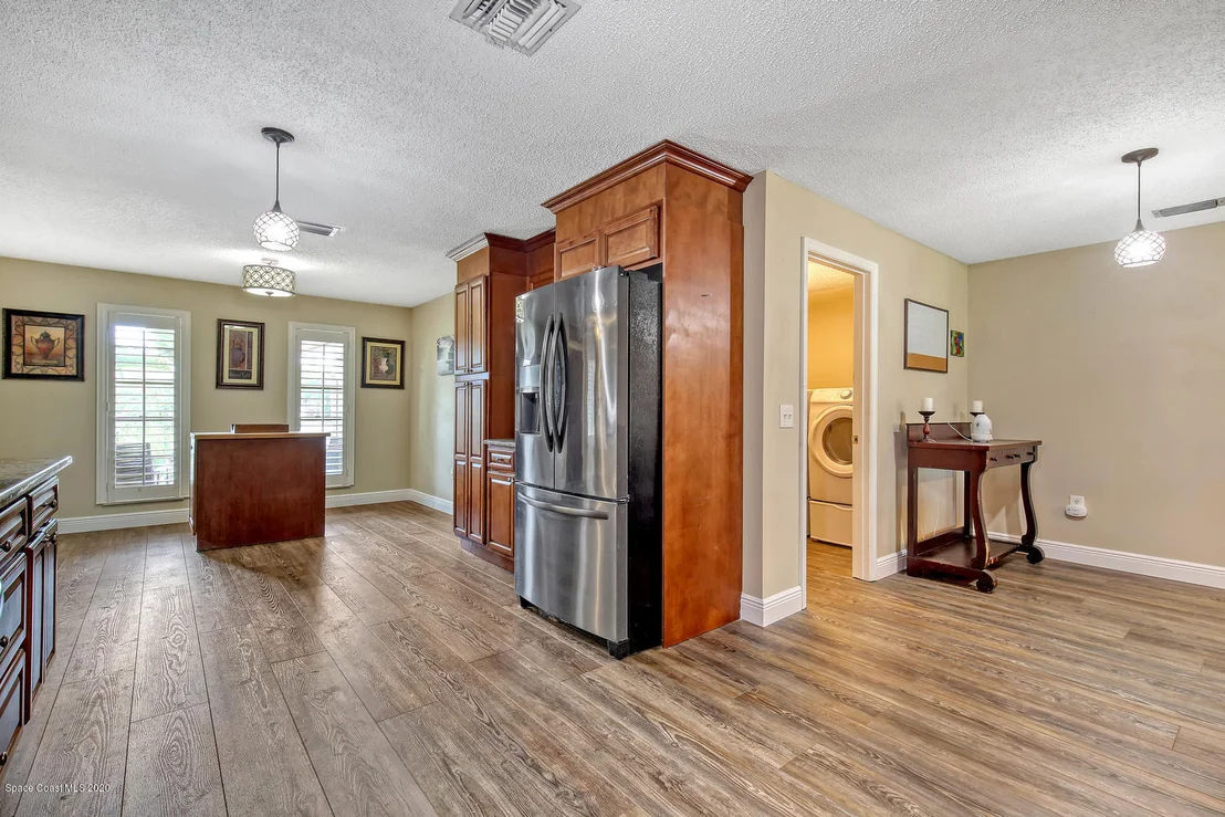 Photo of 1004 Cedarbrook Court