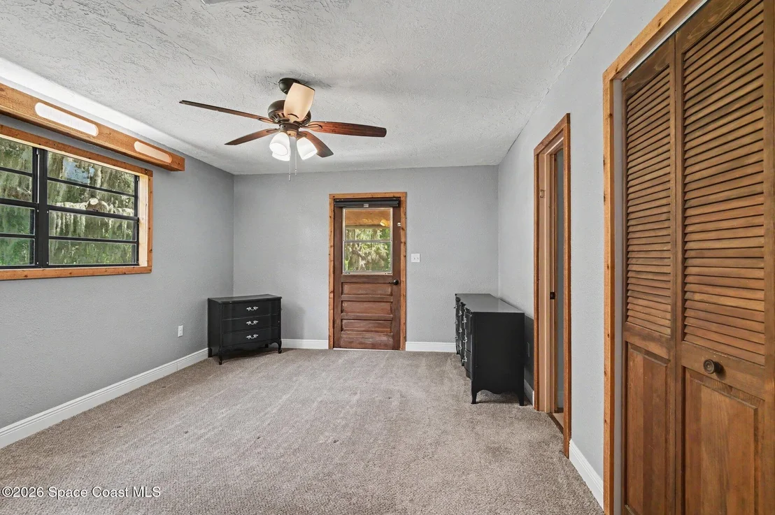 Photo of 2650 Lagrange Road