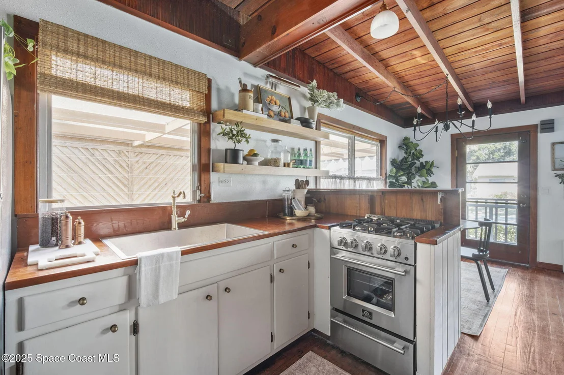 Photo of 597 Old Oak Street