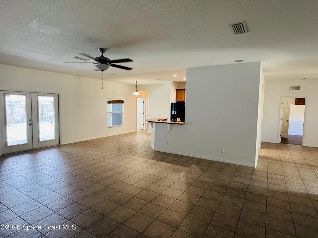 Photo of 1110 Morgan Circle NE