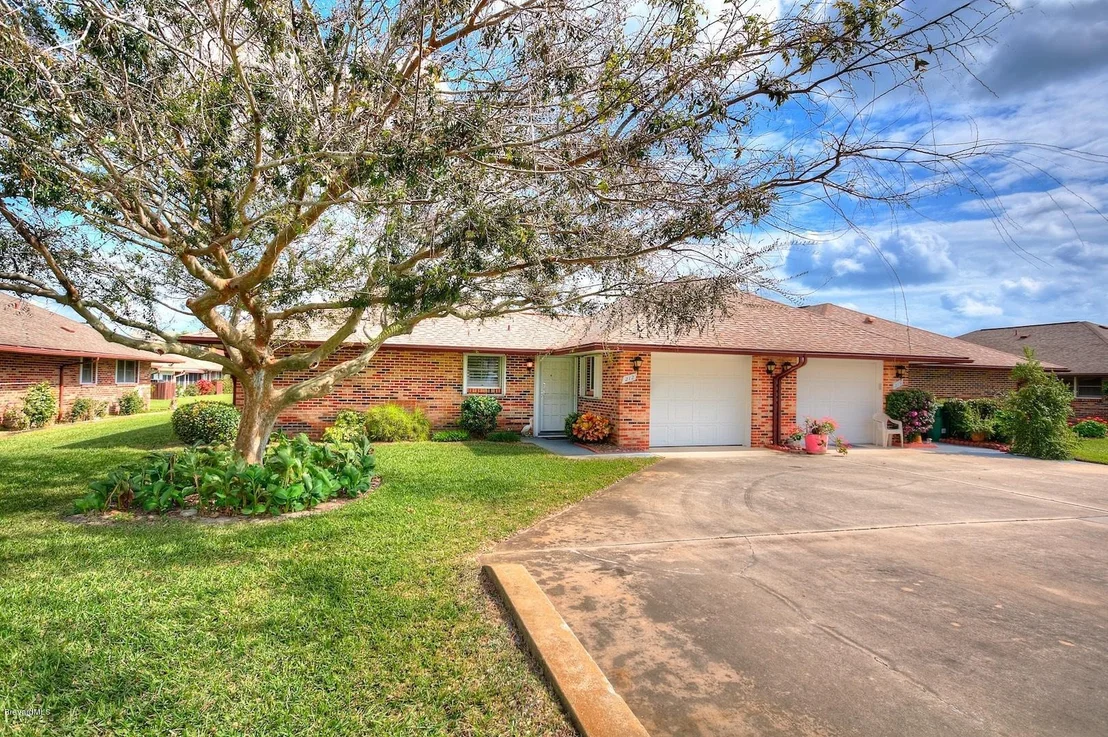 Photo of 212 Chalet Avenue
