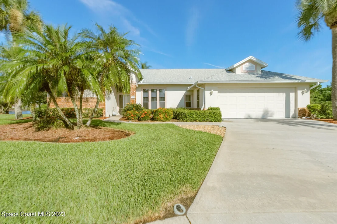 Photo of 986 Somerset Lane