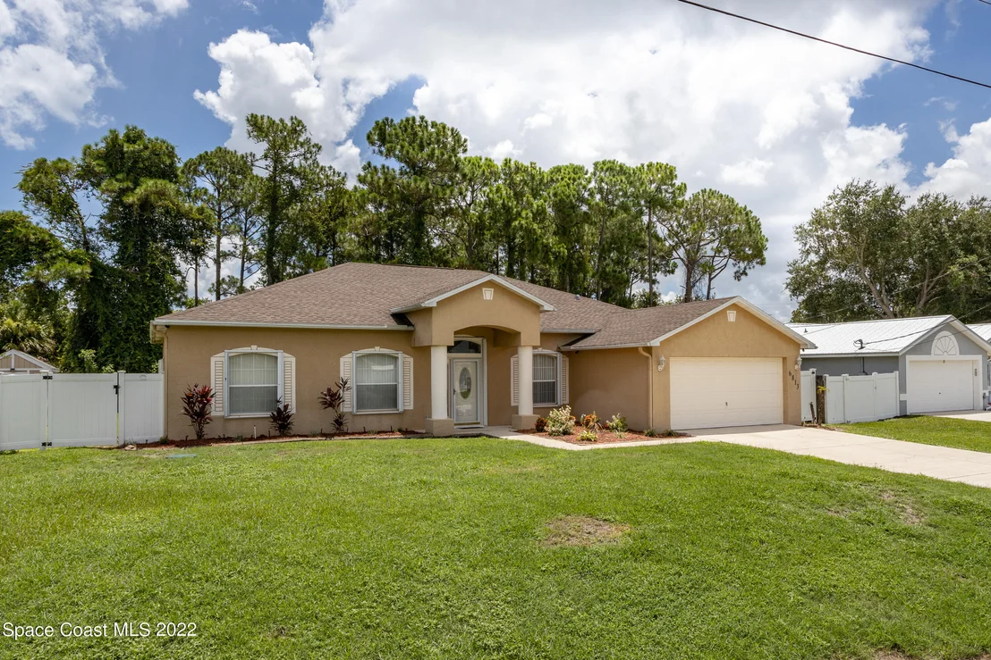 Photo of 6813 Cecil Road