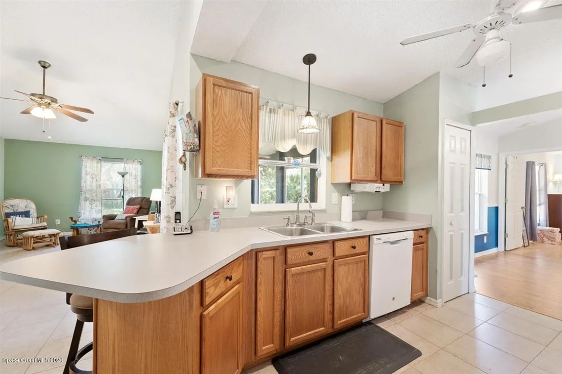 Photo of 200 Oak Lake Road