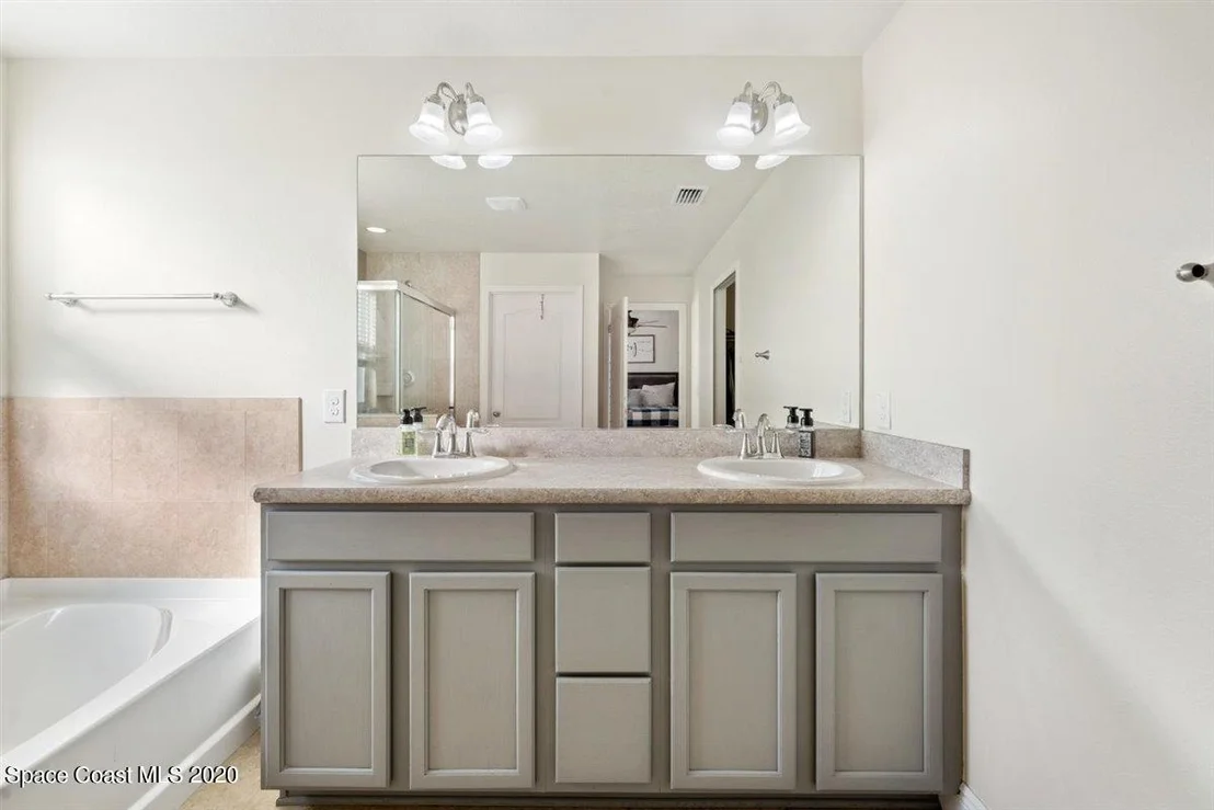 Photo of 3220 Constellation Drive