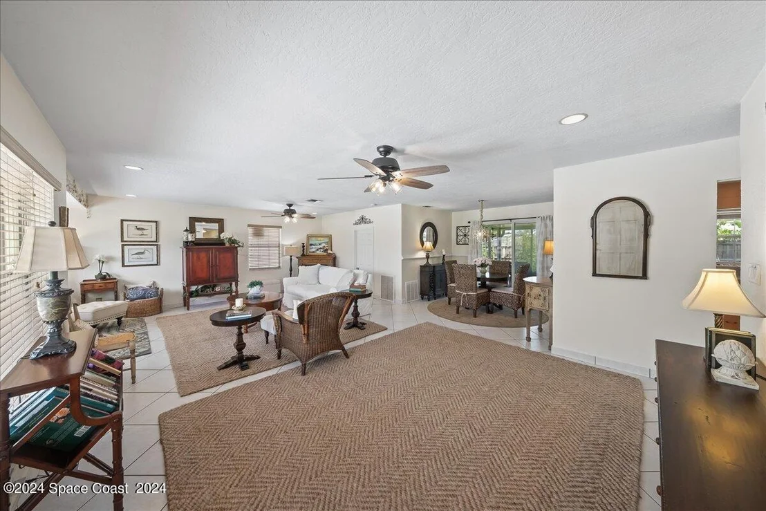 Photo of 711 2nd Avenue