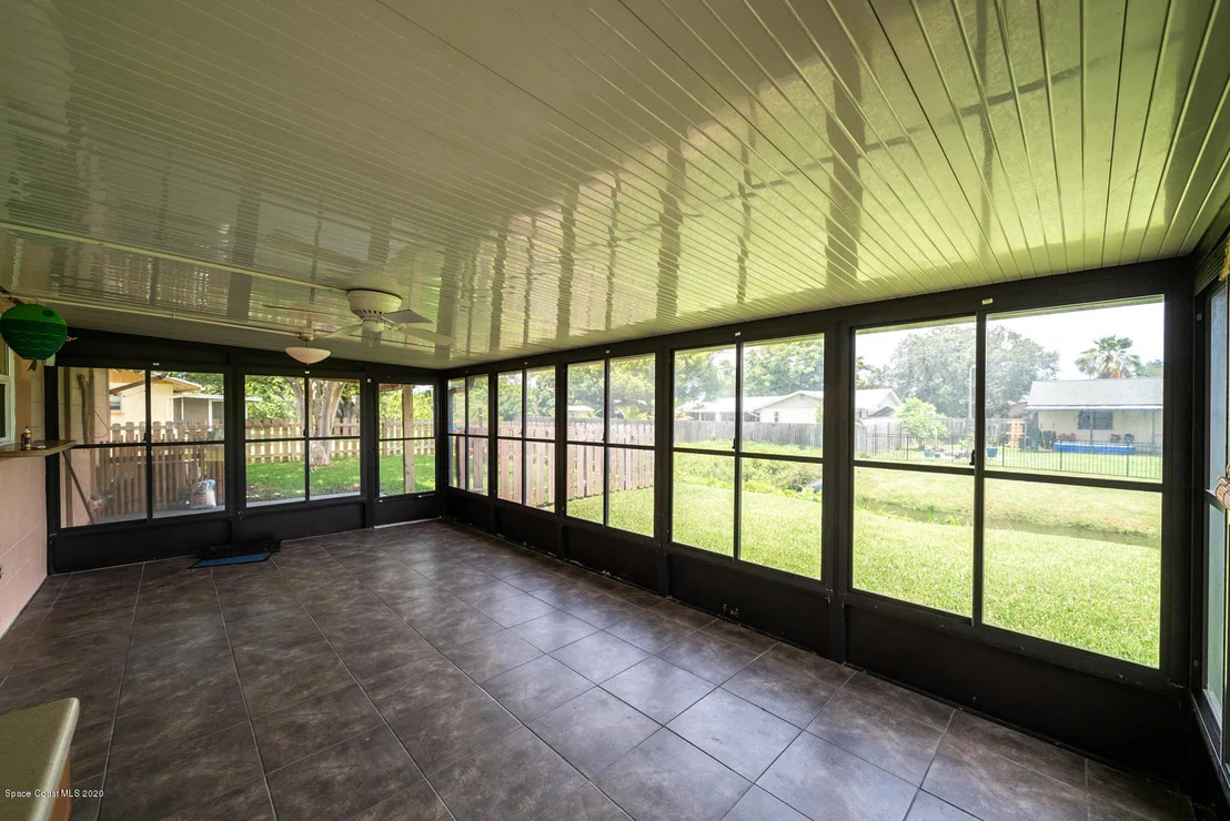 Photo of 2898 Corbusier Drive