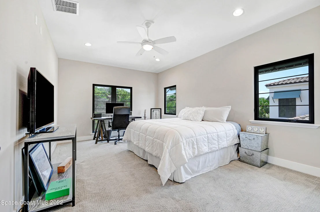 Photo of 180 Whaler Drive