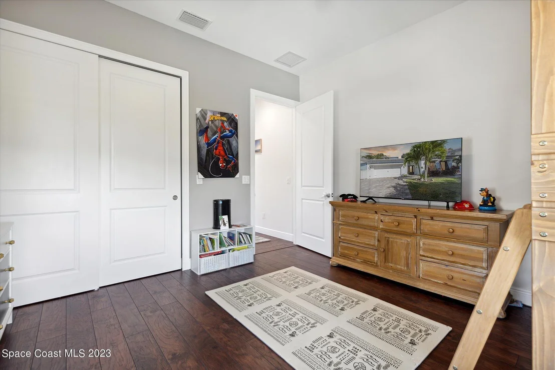 Photo of 3835 Riverside Drive