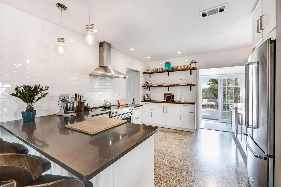 Photo of 212 1st Avenue