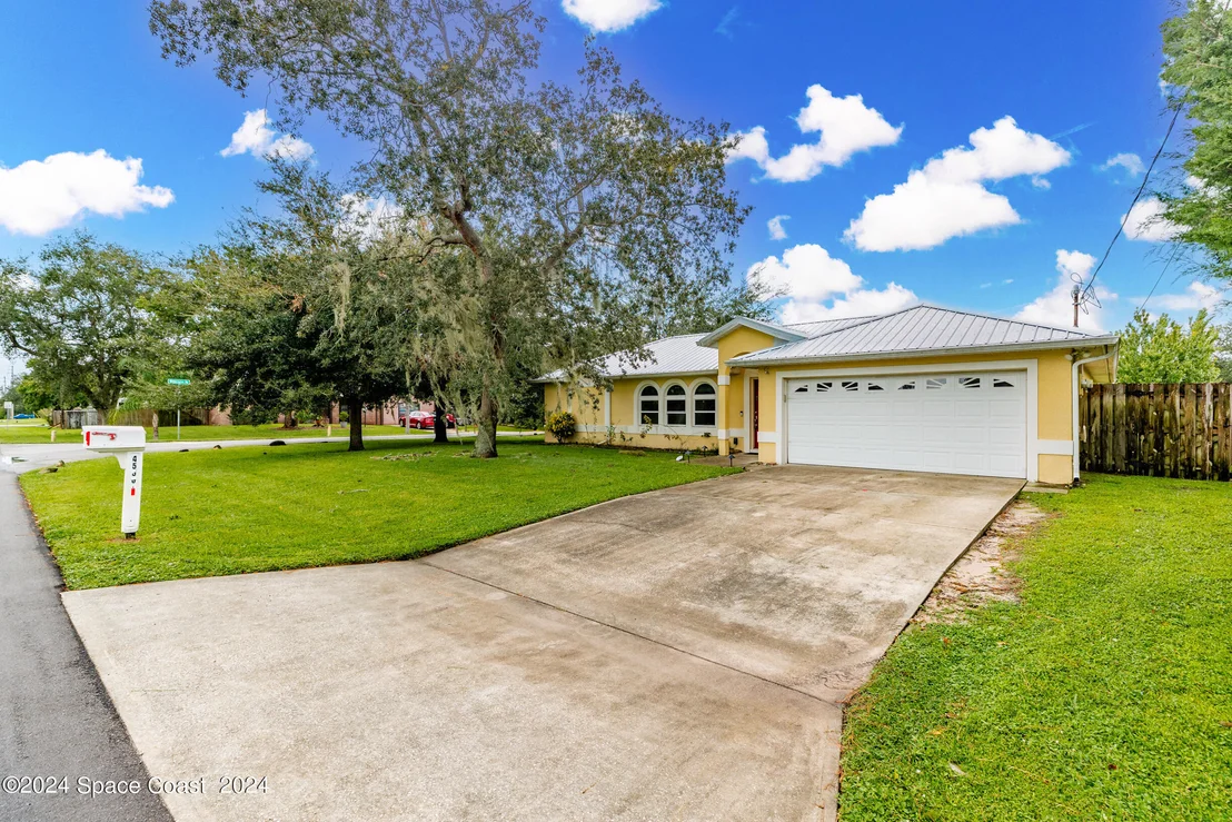Photo of 4550 Robert Street
