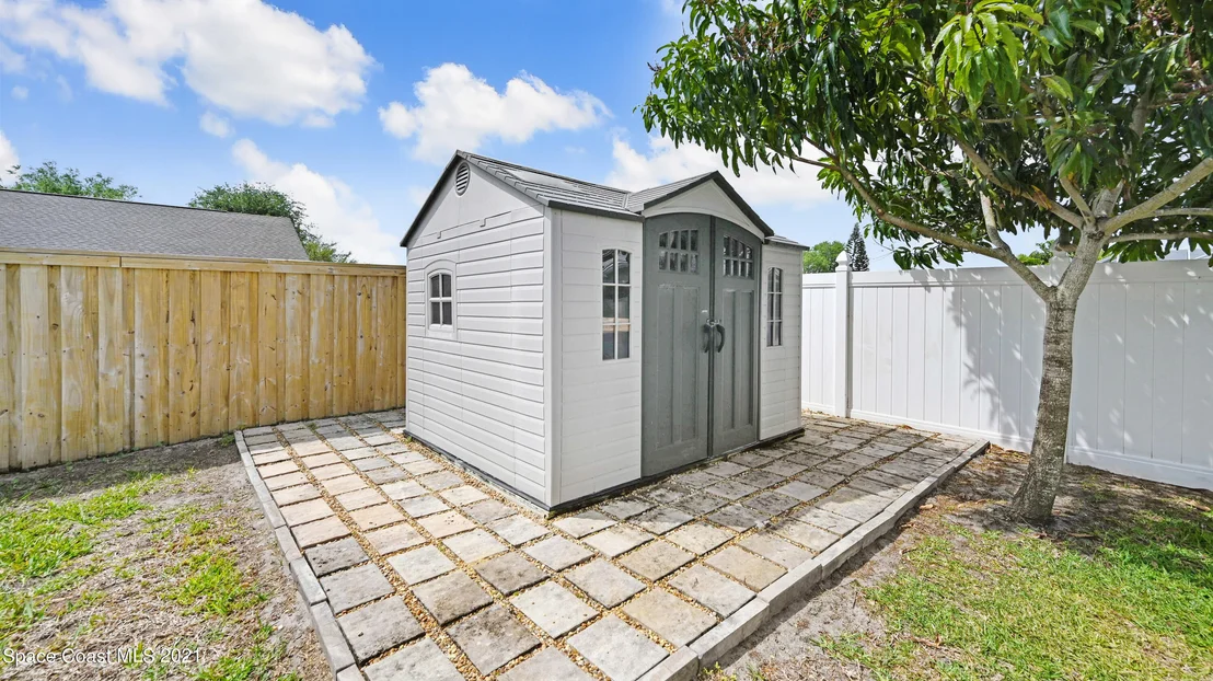 Photo of 4925 Buttonwood Drive