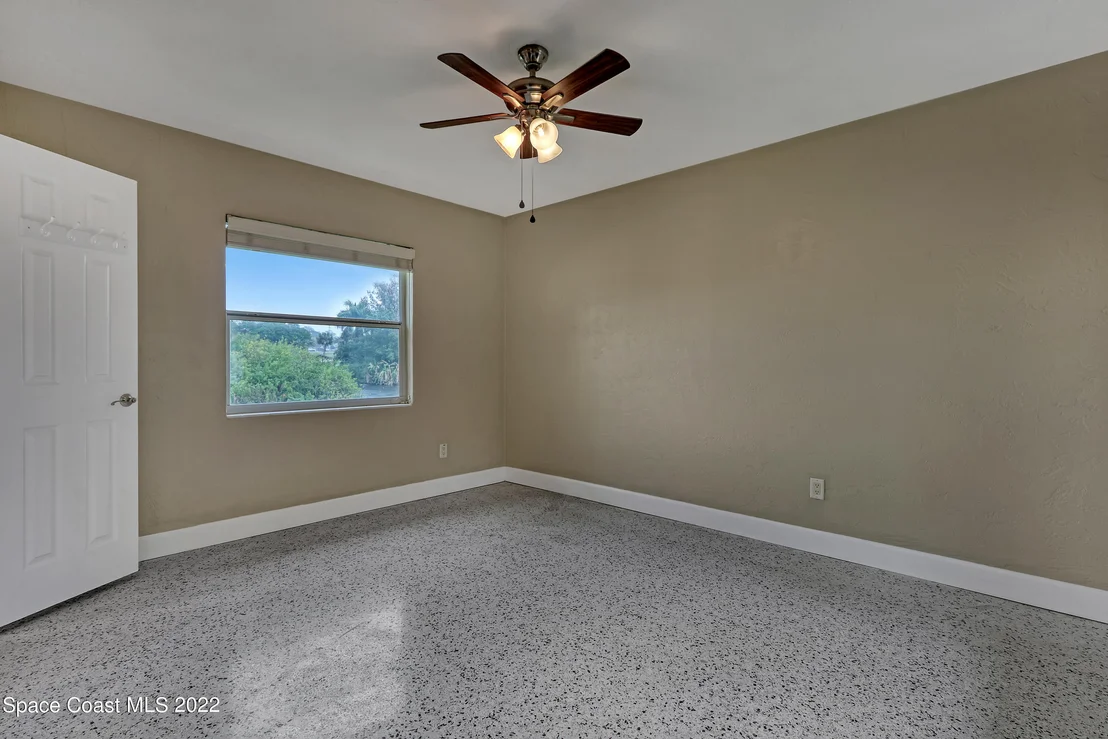 Photo of 589 Hillside Court