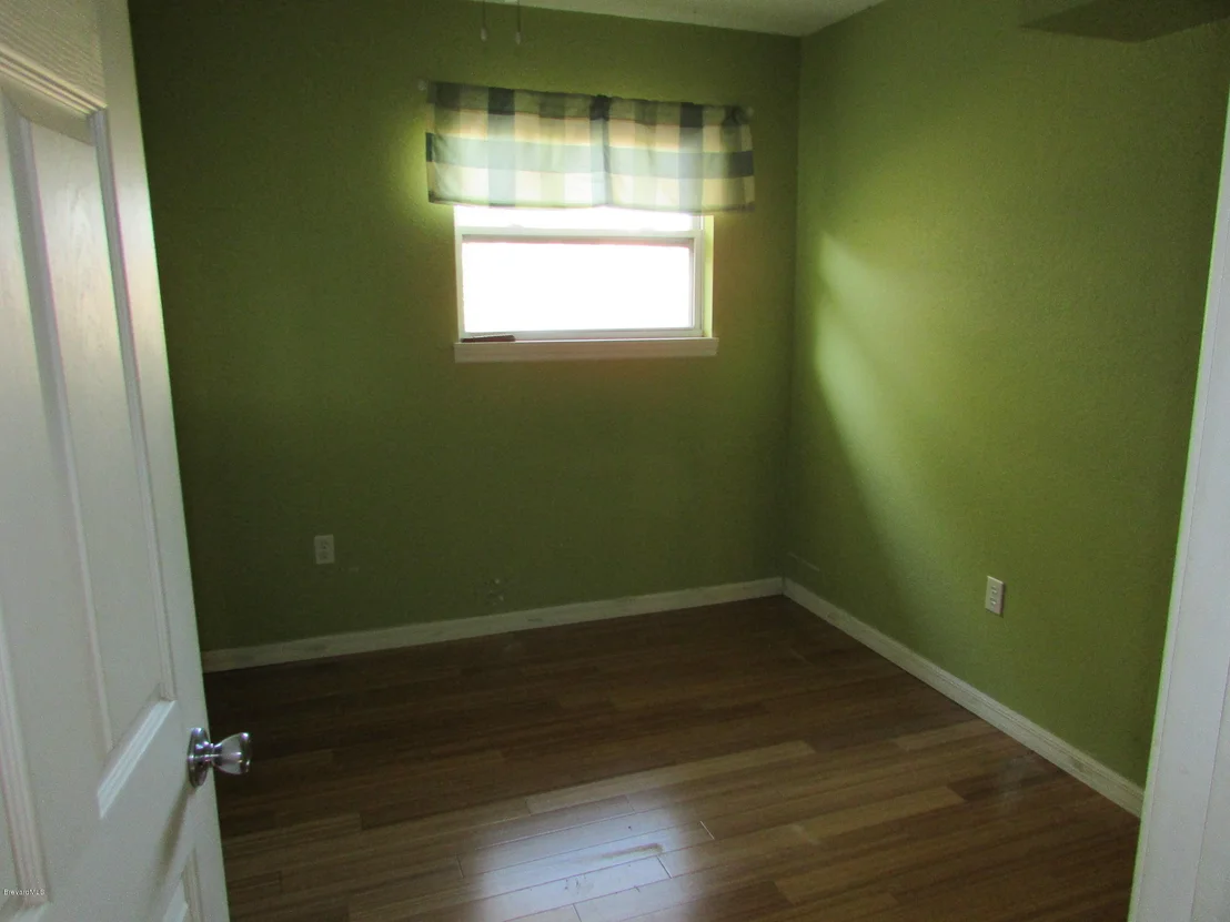 Photo of 385 N Range Road