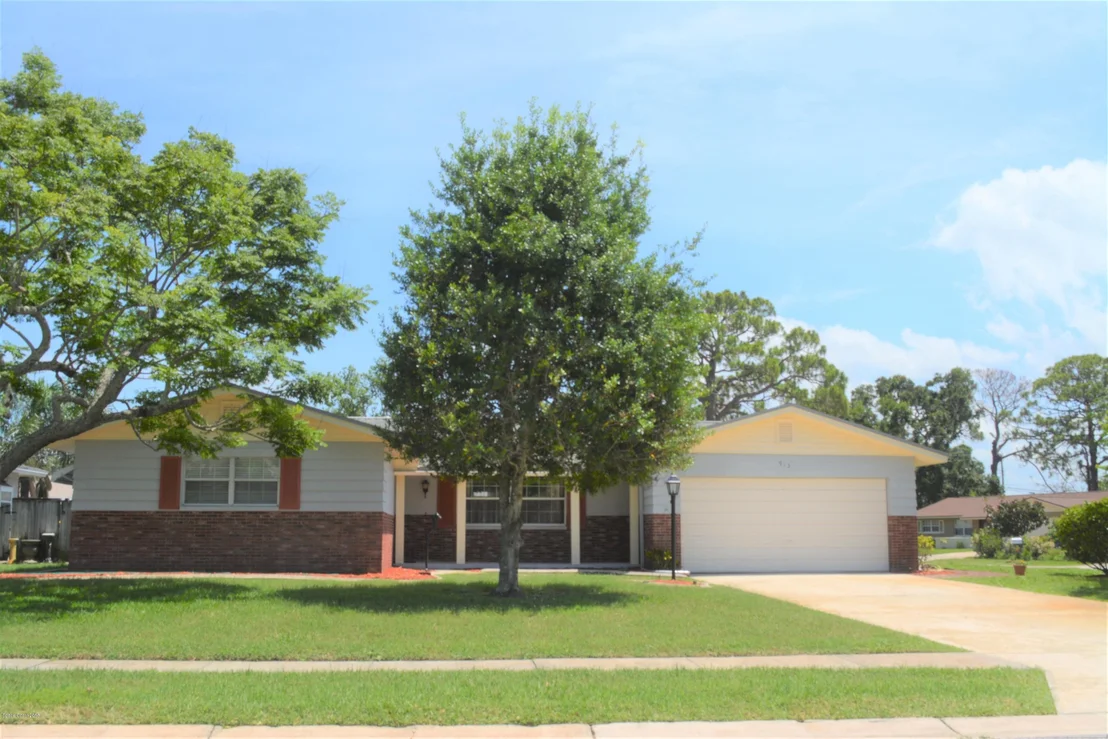 Photo of 913 Kings Post Road