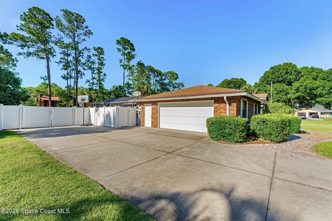 Photo of 8000 Pine Needle Lane