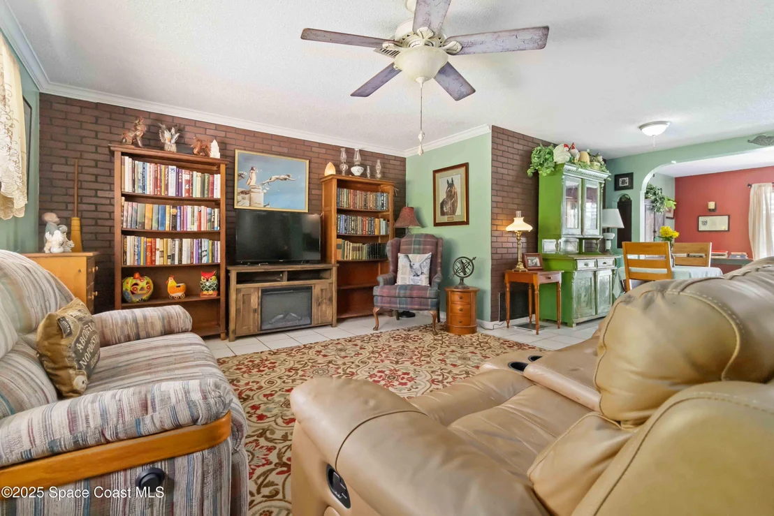Photo of 517 Espanol Avenue