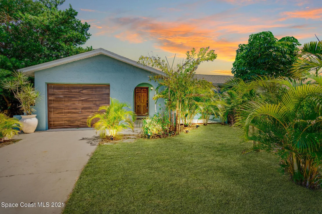Photo of 2148 Reef Avenue