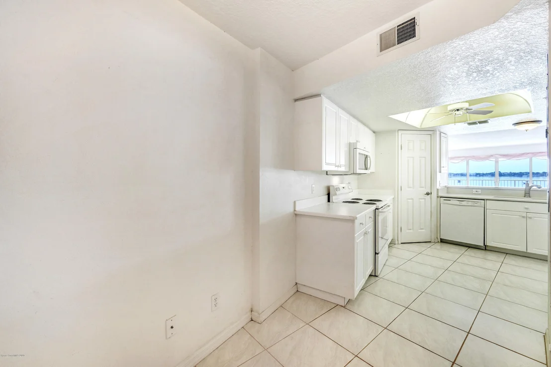 Photo of Unit 304 at 102 Riverside Drive