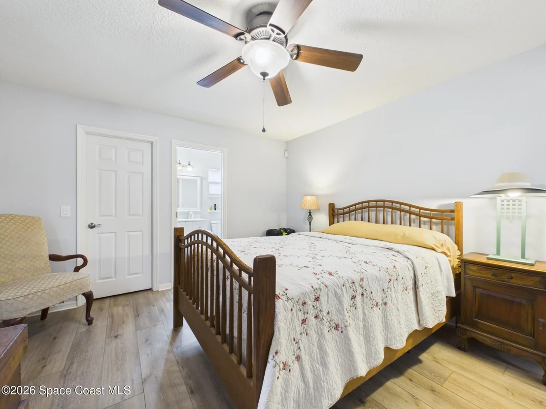 Photo of 977 Fulton Way