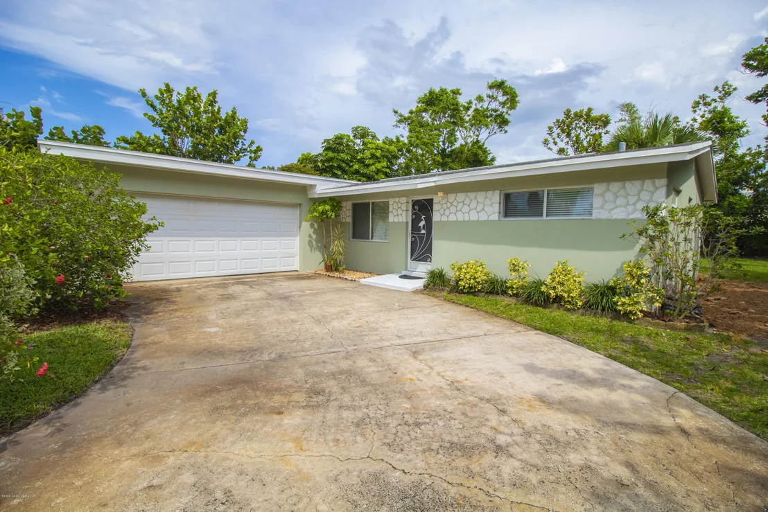 Photo of 1127 Pine Tree Drive