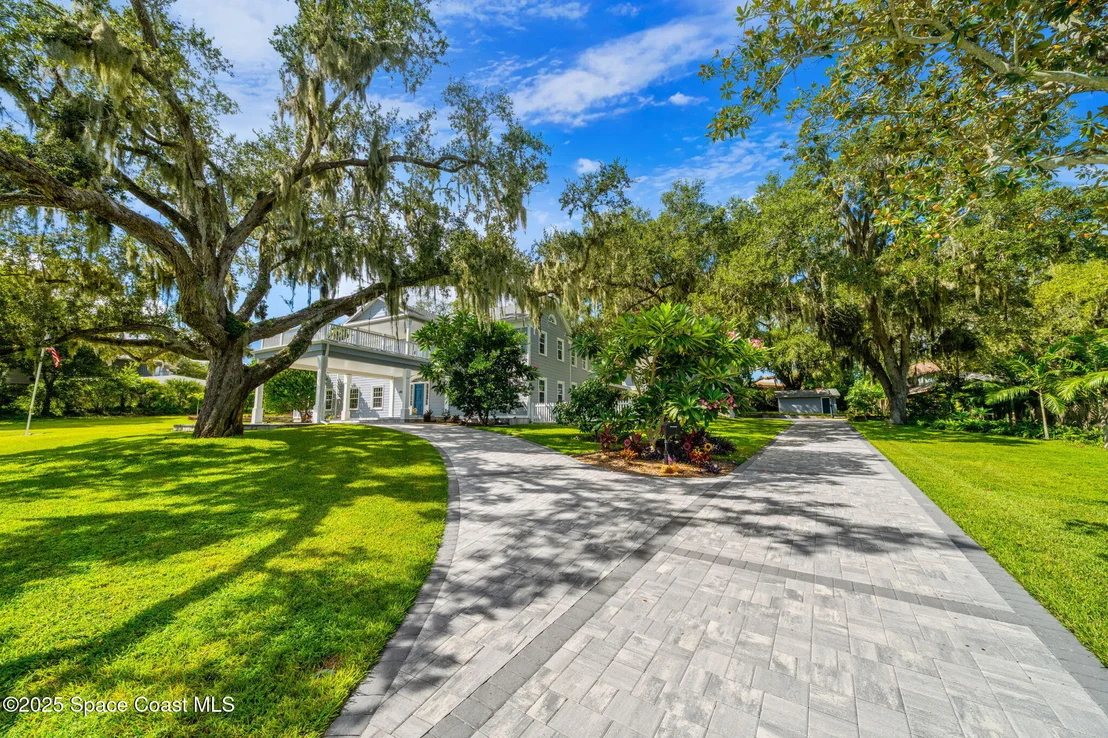 Photo of 875 N Indian River Drive