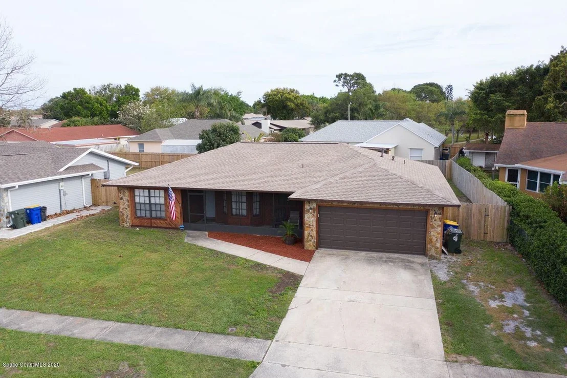 Photo of 823 Levitt Parkway