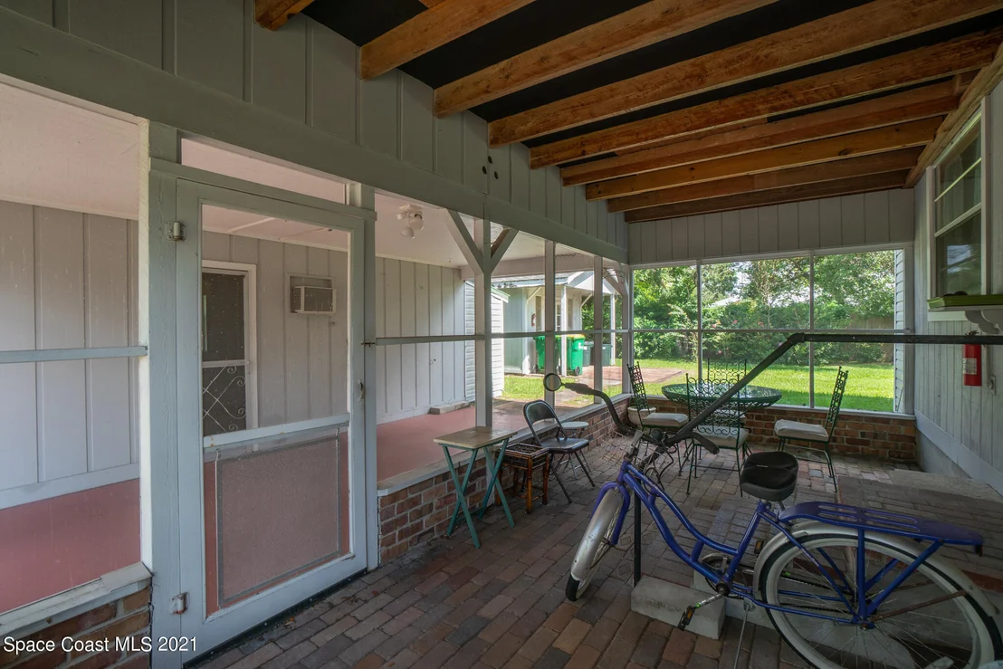 Photo of 4670 Robert Street