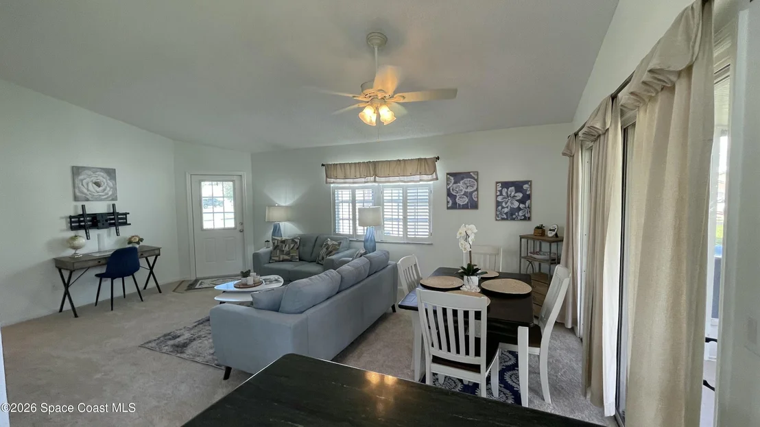 Photo of 865 Bracken Terrace NE