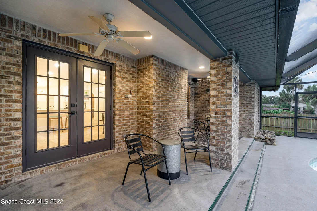 Photo of 2020 Commodore Street