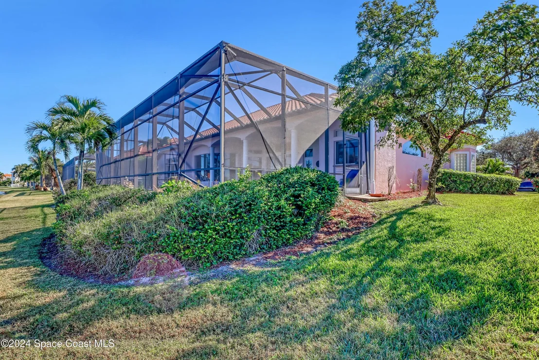 Photo of 402 Flanders Drive