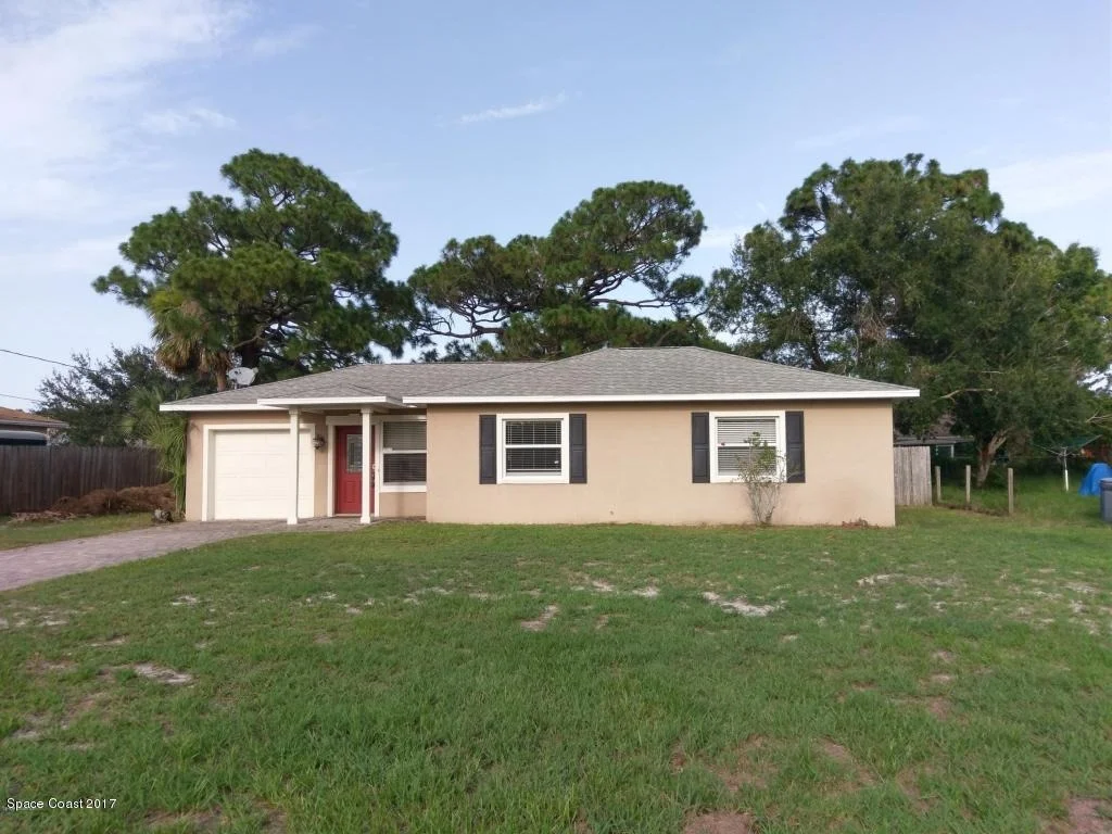 Photo of 667 Banyan Drive