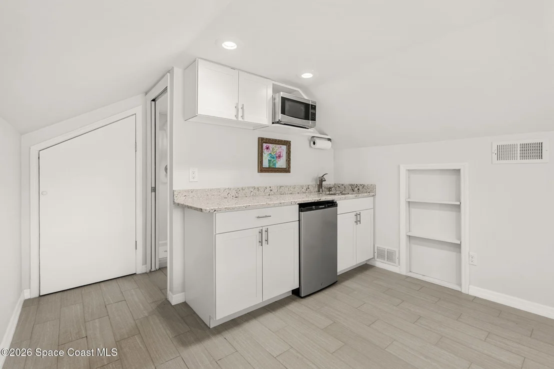 Photo of 327 Island Drive