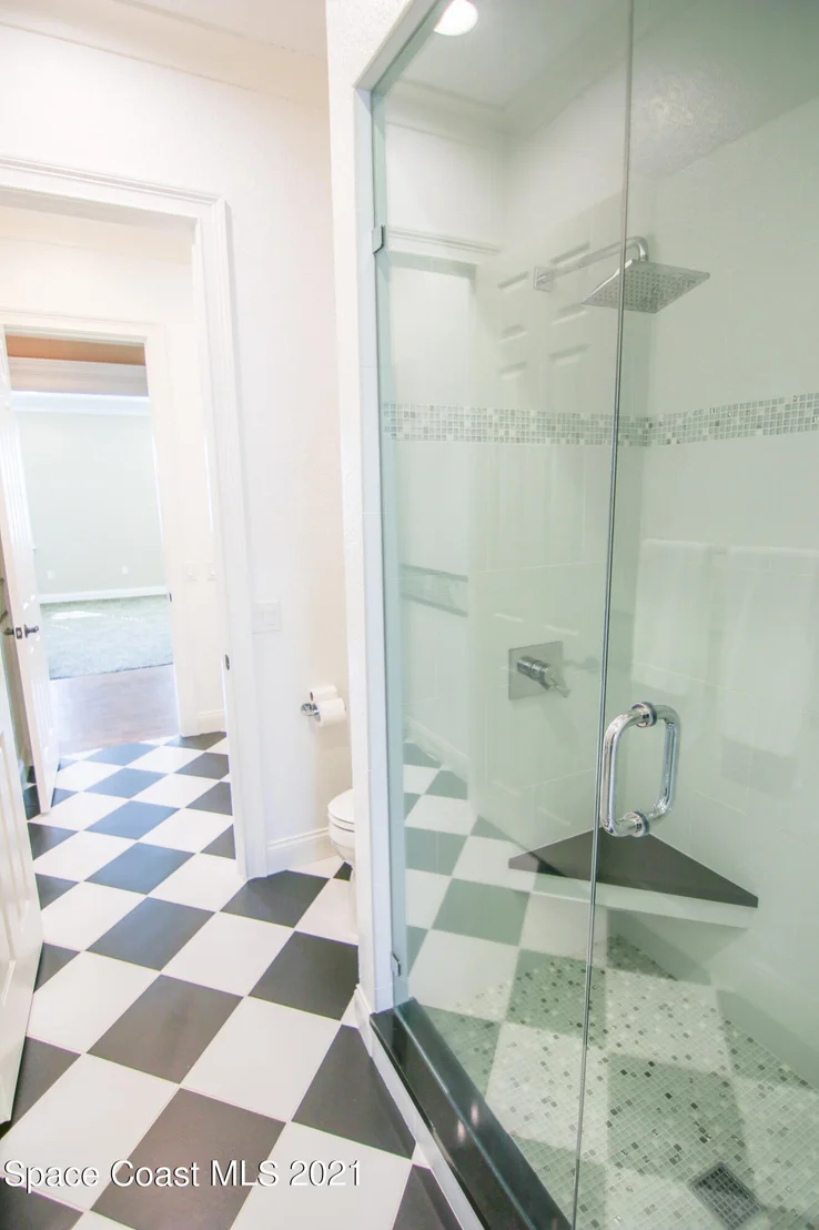 Photo of 228 Mclean Point