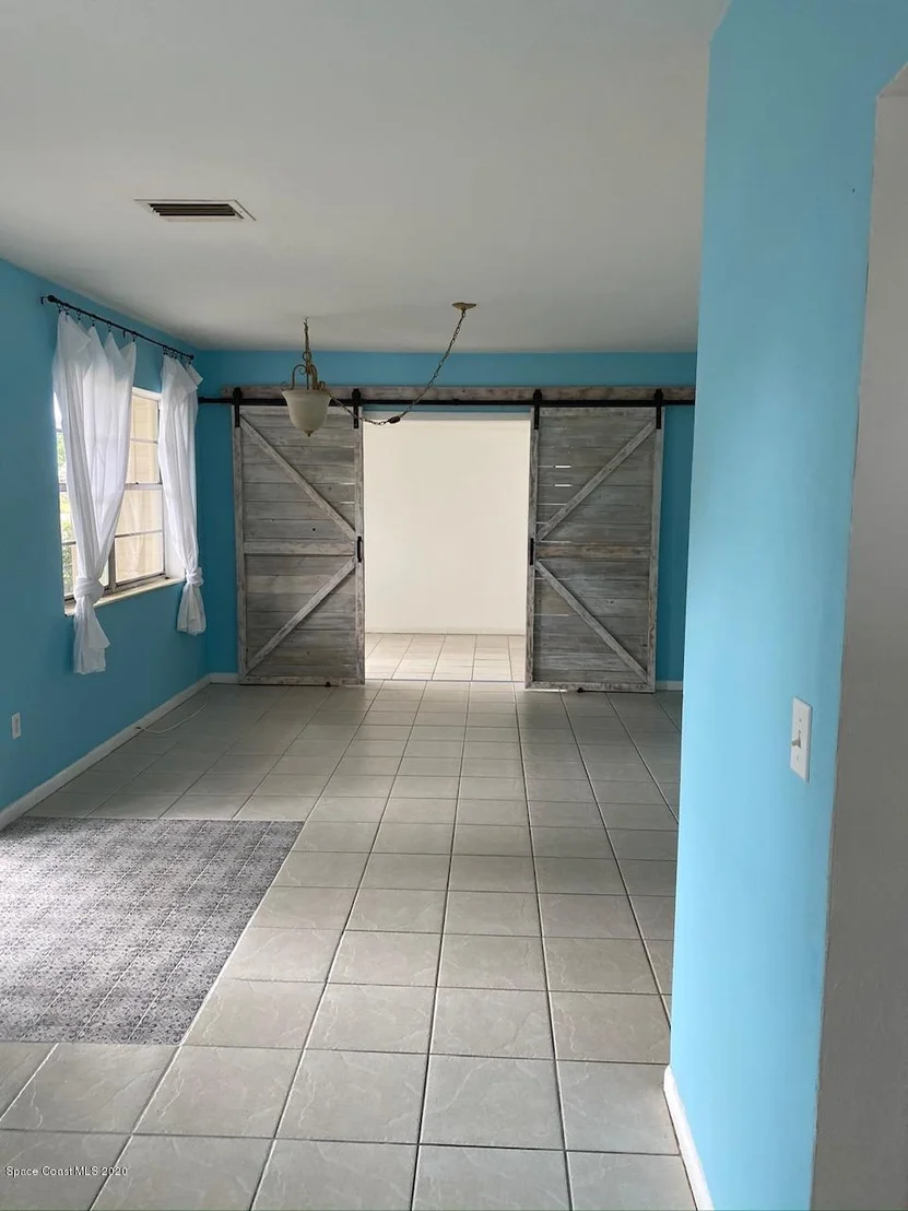Photo of 920 Glenmore Circle