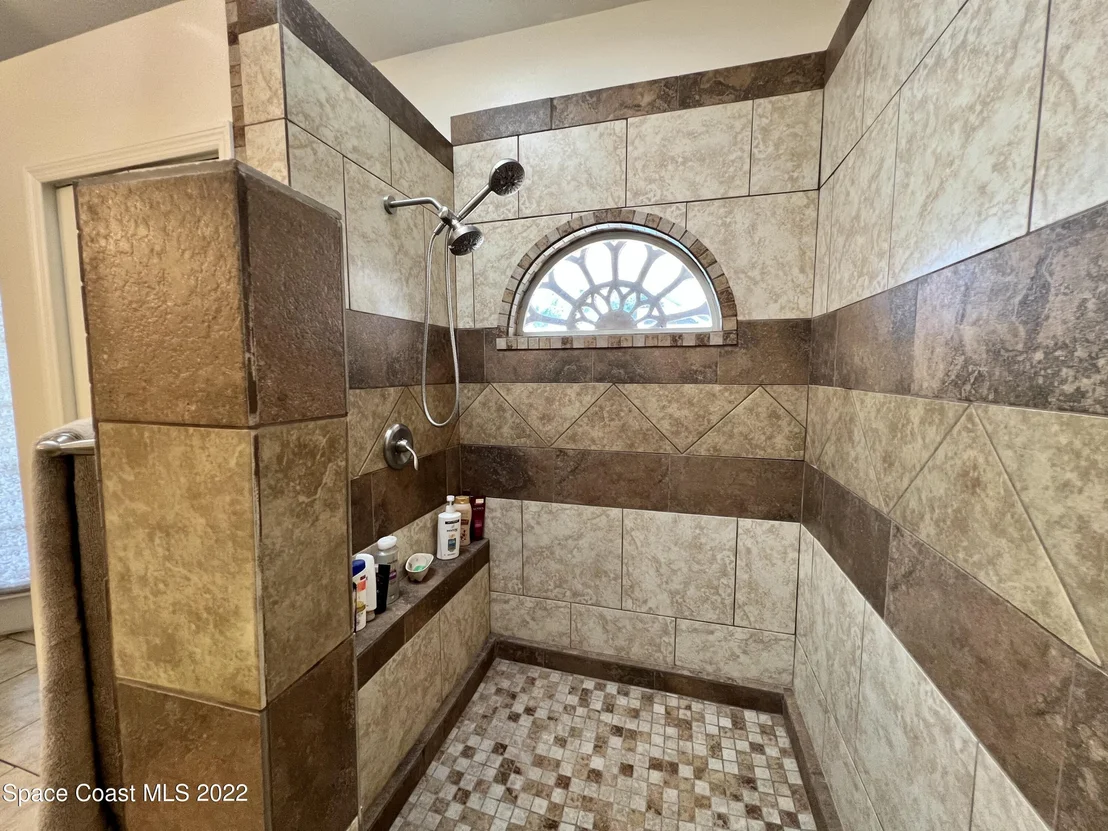 Photo of 6553 Cedar Avenue
