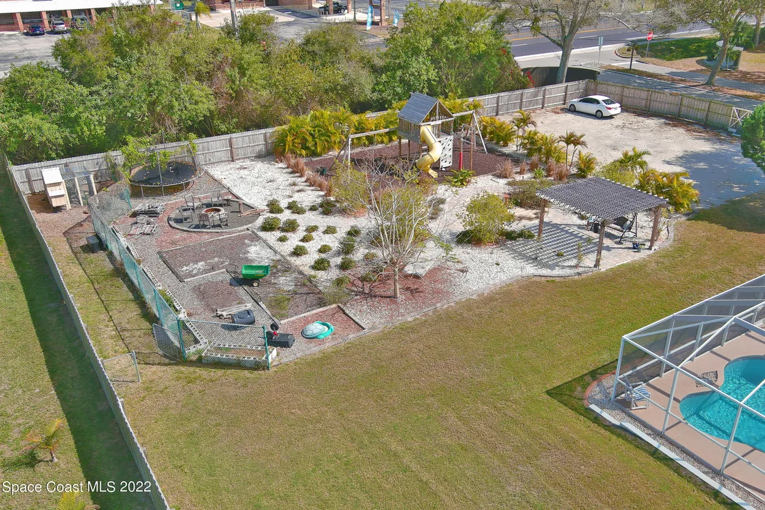 Photo of 1814 Oak Drive N
