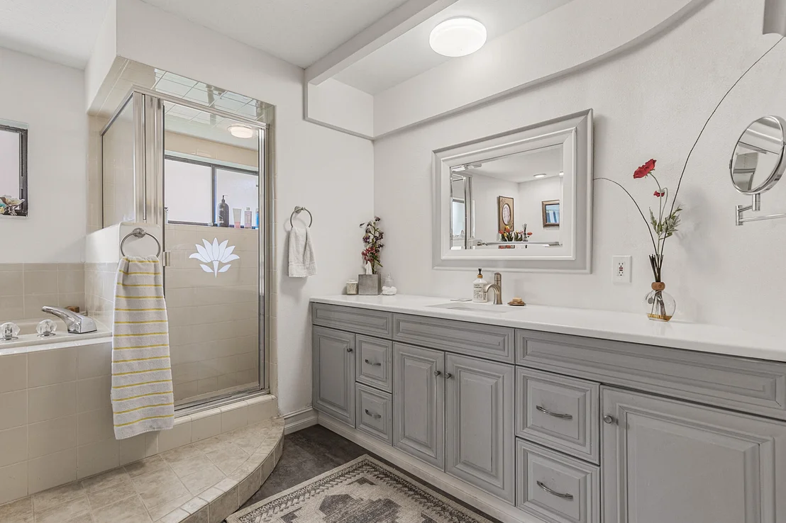 Photo of 2047 Bottlebrush Drive