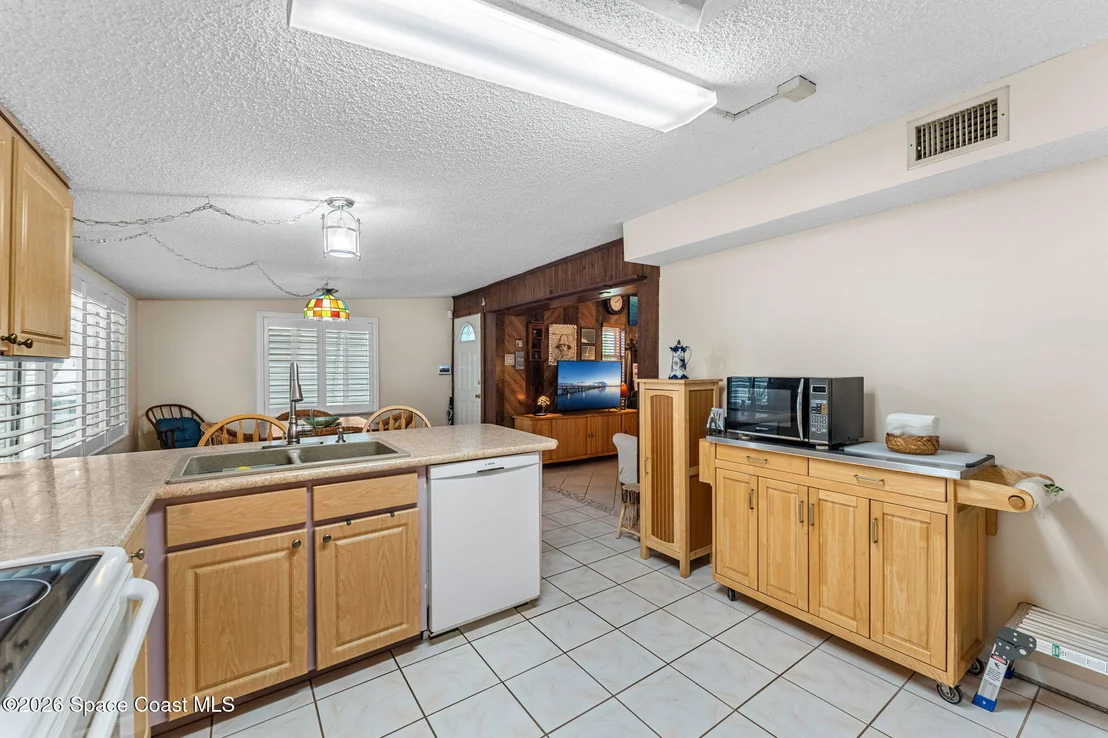 Photo of 241 Avenida Central