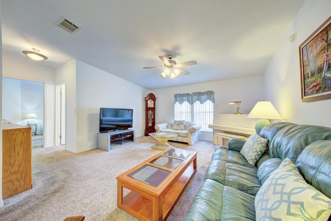 Photo of 665 Outer Drive
