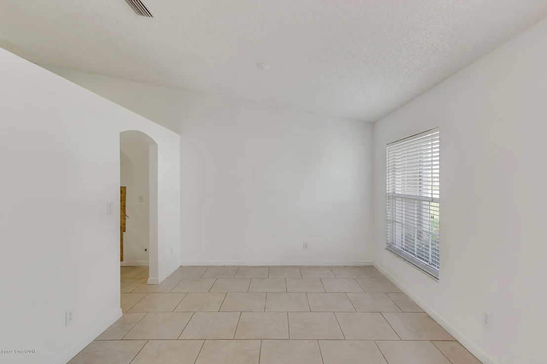 Photo of 933 Del Mar Circle