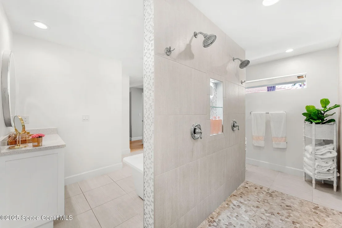 Photo of 606 Hibiscus Trail