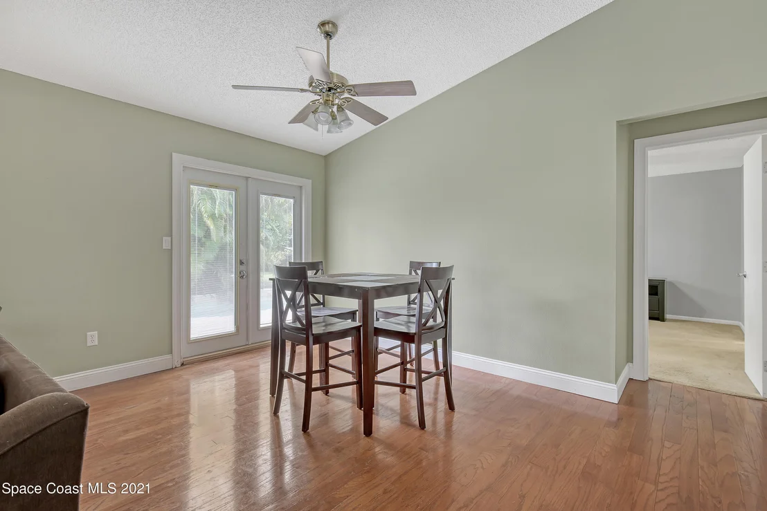 Photo of 794 White Pine Avenue