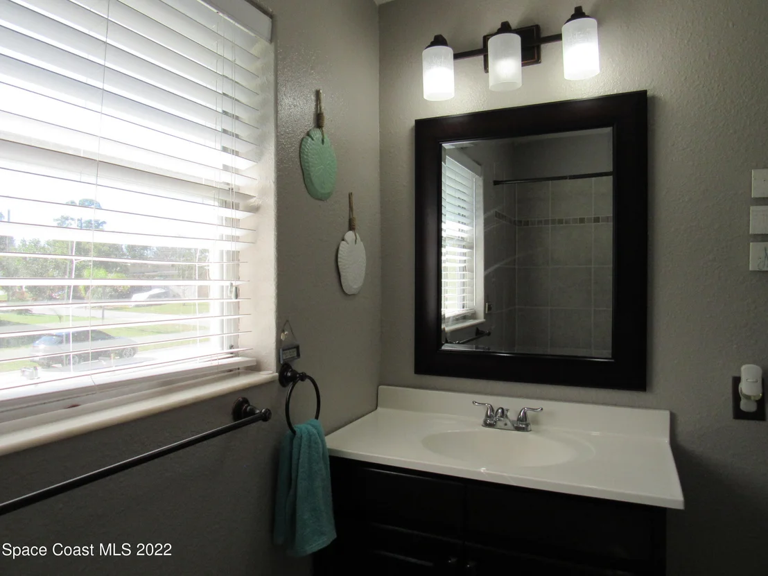 Photo of 920 Forest Road