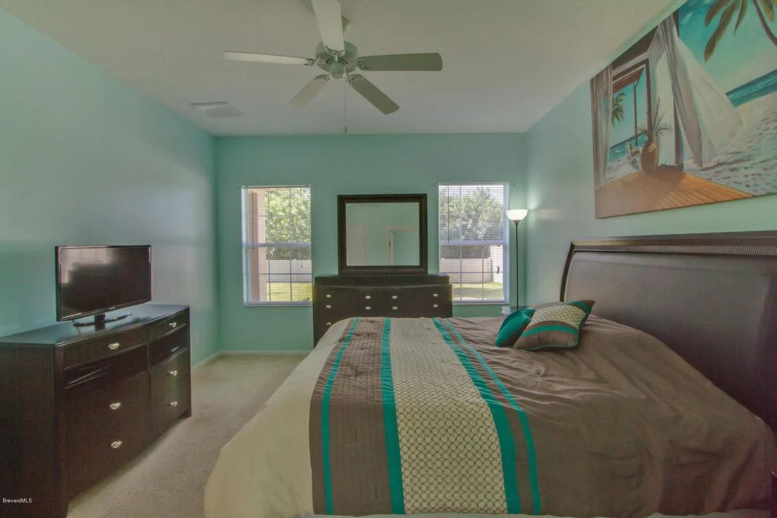 Photo of 228 SE Abernathy Circle
